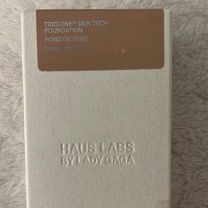 Haus Labs Triclone Skin Tech Foundation (200)